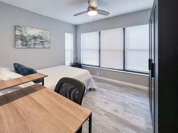 Coliving in Town 'n' Country - West Tampa, Tampa