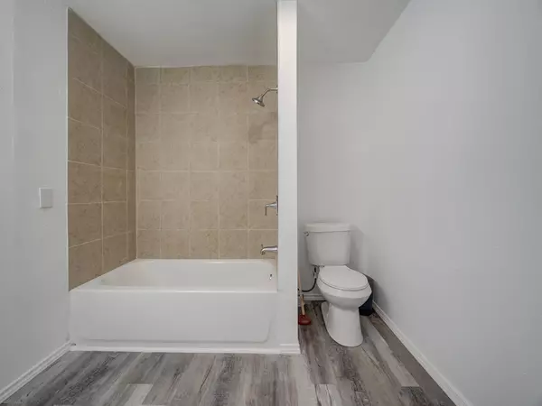 Coliving in Wolf Creek - Sw Dallas, Dallas