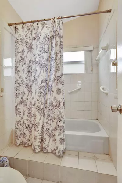 Coliving in Lauderhill - Broward County, Miami