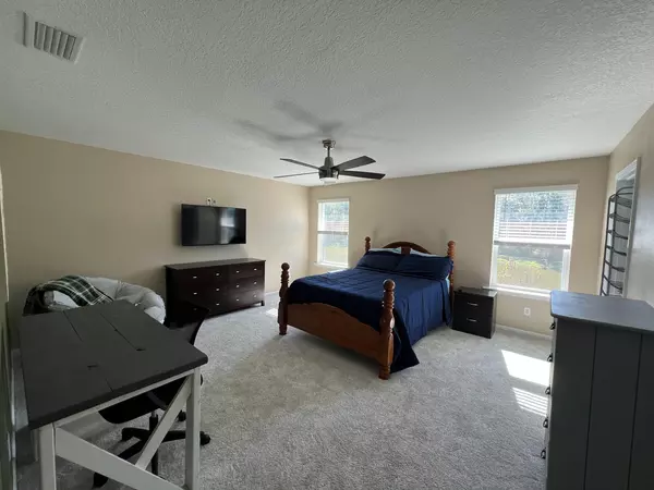 Coliving in Cedar Hills - Westside, Jacksonville