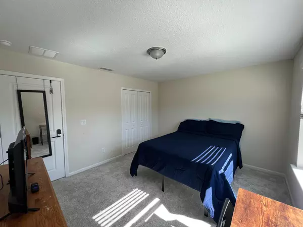 Coliving in Cedar Hills - Westside, Jacksonville