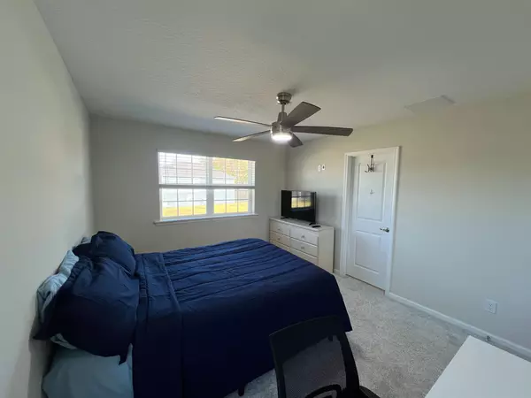 Coliving in Cedar Hills - Westside, Jacksonville