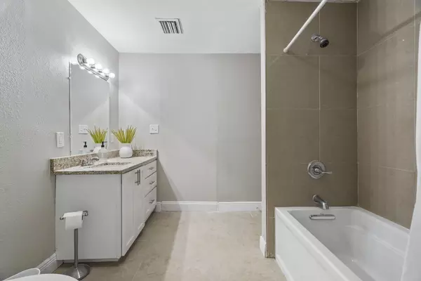 Coliving in Sulphur Springs - North Tampa, Tampa