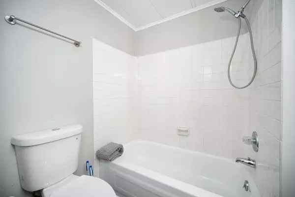 Coliving in Cedar Hills - Westside, Jacksonville