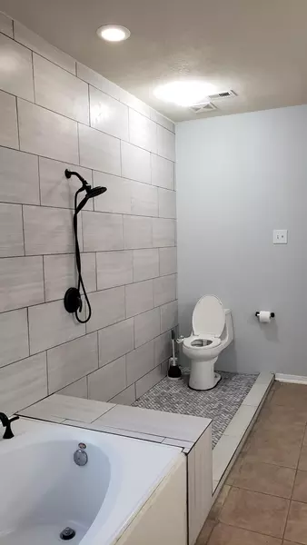 Coliving in Greater Greenspoint - Ne Houston, Houston