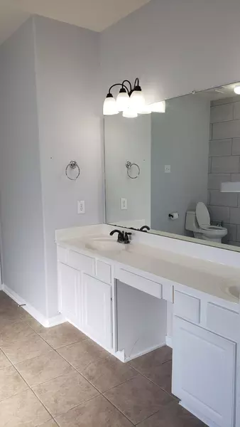 Coliving in Greater Greenspoint - Ne Houston, Houston