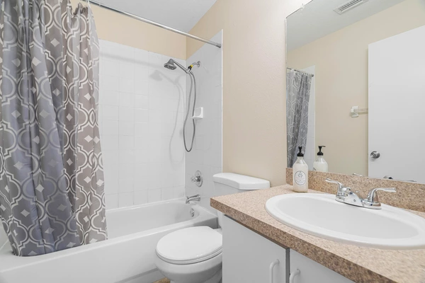 Coliving in Zephyrhills - North Tampa, Tampa