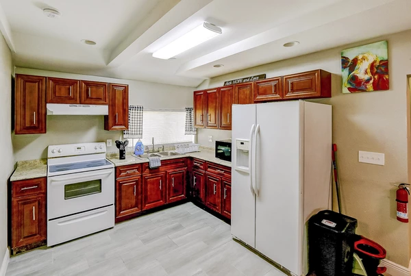 Coliving in Live Oaks Square - East Tampa, Tampa