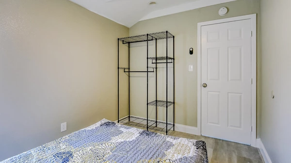 Coliving in Live Oaks Square - East Tampa, Tampa