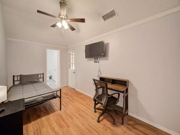 Coliving in Wolf Creek - Sw Dallas, Dallas