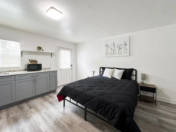 Coliving in Temple Terrace - North Tampa, Tampa