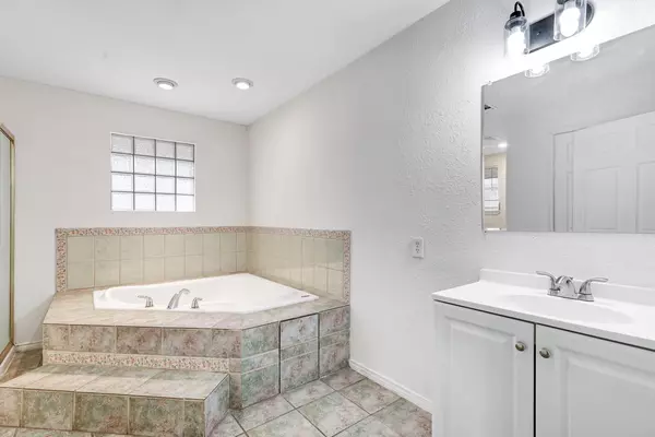 Coliving in Dignowity Hill - East SATX, San Antonio