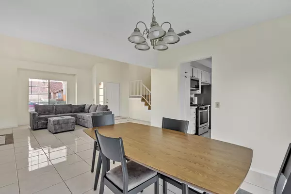 Coliving in Moreno Valley - Inland Empire, Los Angeles