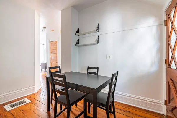 Coliving in Roscoe Village - North Side, Chicago