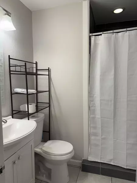 Coliving in Garland - Ne Dallas, Dallas