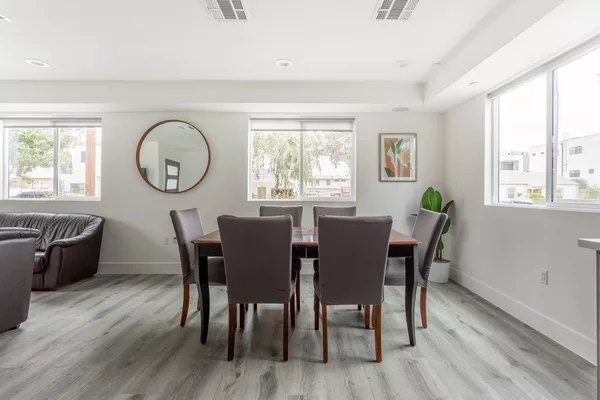 Coliving in North Hollywood - San Fernando Valley, Los Angeles