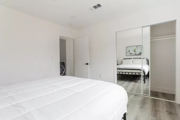 Coliving in North Hollywood - San Fernando Valley, Los Angeles