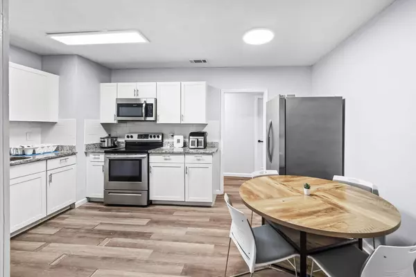 Coliving in Cedar Hills - Westside, Jacksonville