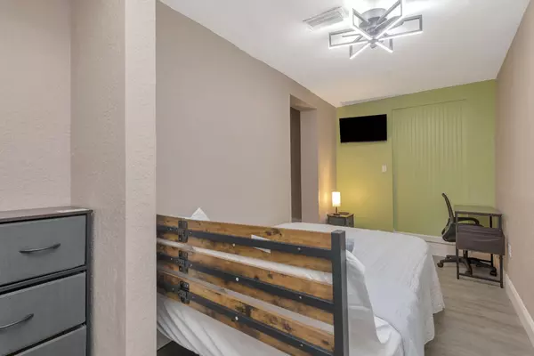Coliving in Kenwood - Clearwater-St. Petersburg, Tampa
