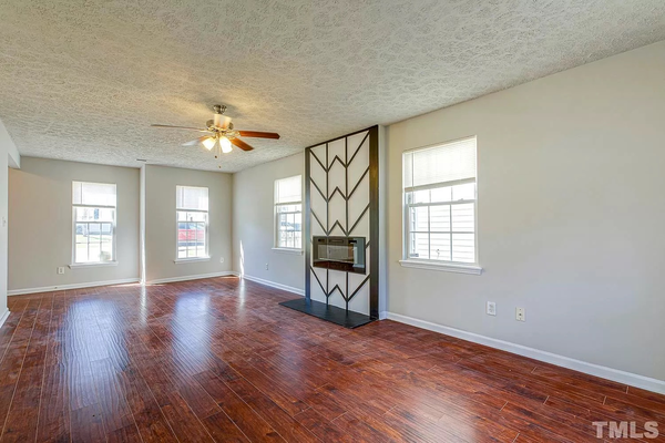 Coliving in Woodcroft - Durham, Raleigh