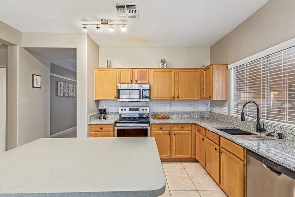 Coliving in Surprise - NW Valley, Phoenix