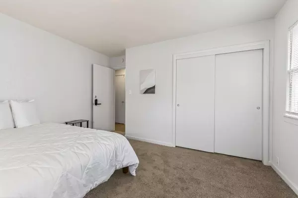 Coliving in Ruskin Heights - KCMO, Kansas City