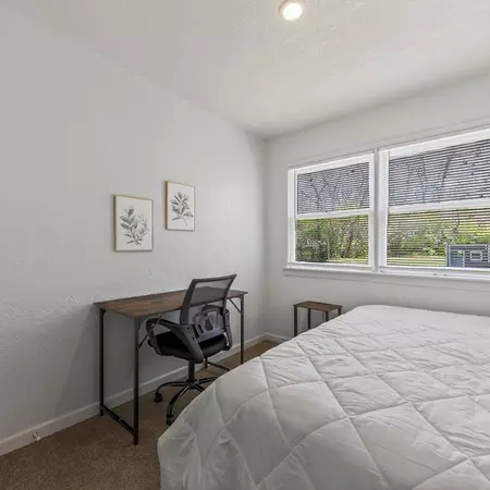 Coliving in Ruskin Heights - KCMO, Kansas City