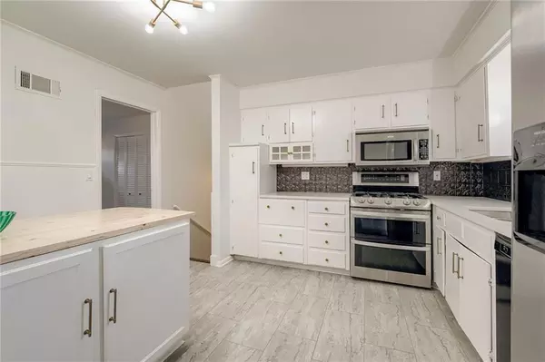 Coliving in Waldo - KCMO, Kansas City