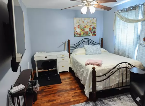 Coliving in Ruskin Heights - KCMO, Kansas City
