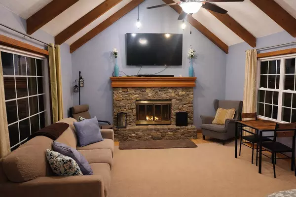 Coliving in Ruskin Heights - KCMO, Kansas City