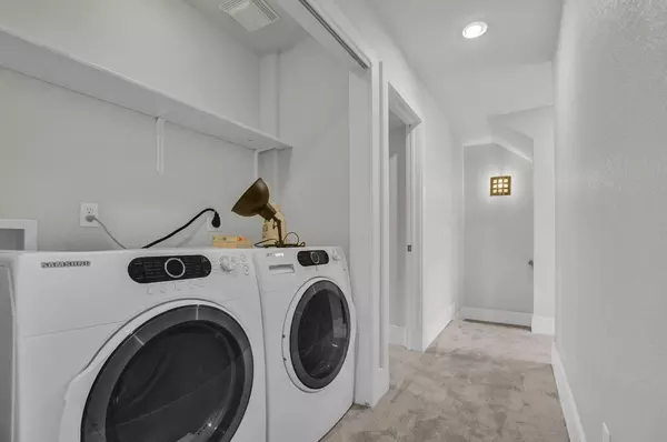 5 bedrooms apartment for rent in Whittier - North Denver, Denver