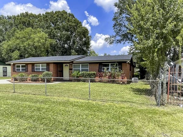 Coliving in Lake Forest - Northside, Jacksonville