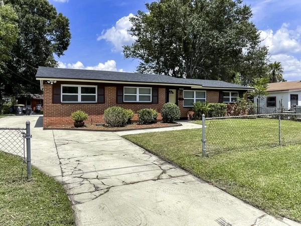 Coliving in Lake Forest - Northside, Jacksonville