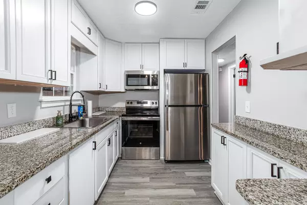 Coliving in Cedar Hills - Westside, Jacksonville