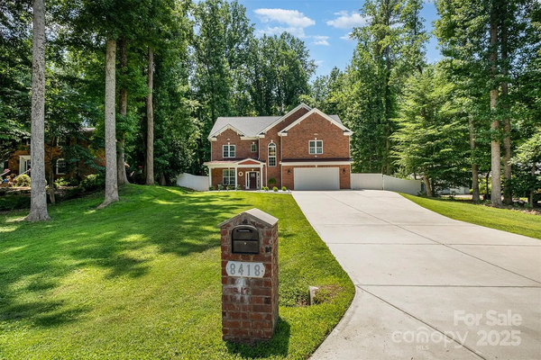 Coliving in College Downs - North Charlotte, Charlotte