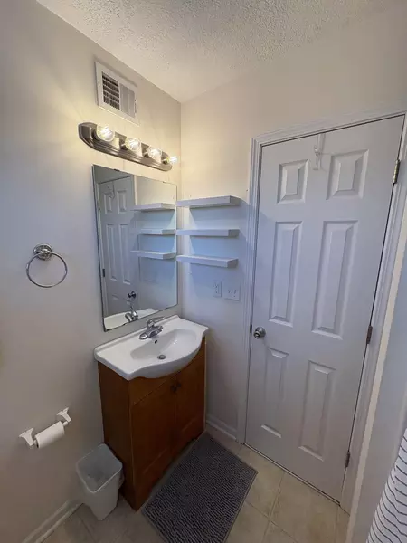 Coliving in Red Bridge - KCMO, Kansas City