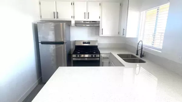 Coliving in Long Beach - The Harbor, Los Angeles