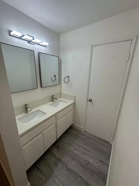 Coliving in Long Beach - The Harbor, Los Angeles