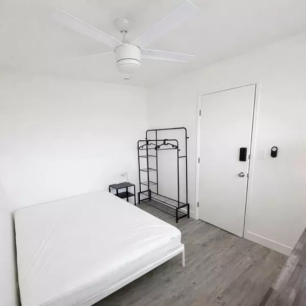 Coliving in Long Beach - The Harbor, Los Angeles