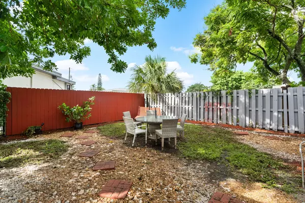 Coliving in Hallandale Beach - Broward County, Miami