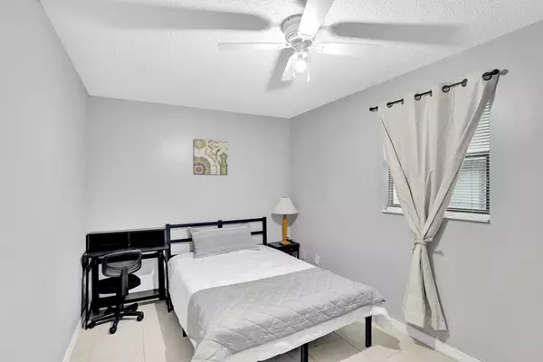 Coliving in Cocoa - Outer Orlando, Orlando
