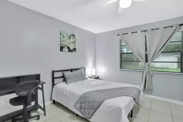 Coliving in Cocoa - Outer Orlando, Orlando