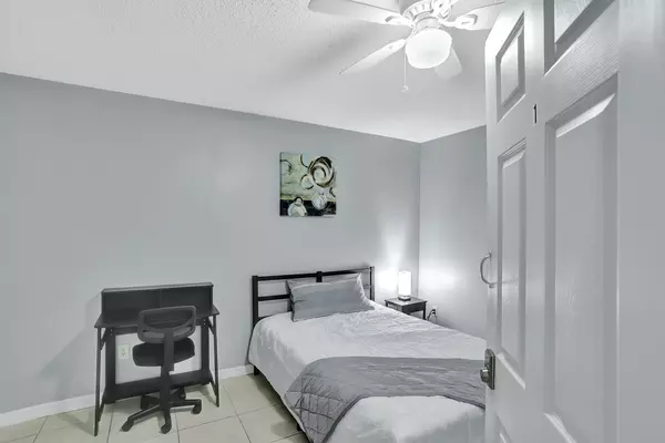 Coliving in Cocoa - Outer Orlando, Orlando