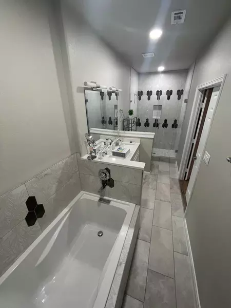 Coliving in Acres Home - Nw Houston, Houston