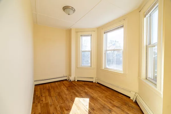4 bedrooms apartment for rent in Avon Hill - Cambridge, Boston