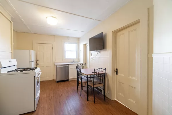 4 bedrooms apartment for rent in Avon Hill - Cambridge, Boston