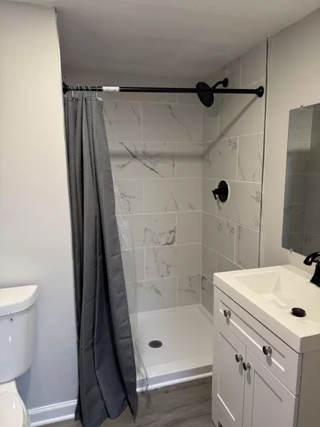 Coliving in Blue Springs - Outer KCMO, Kansas City