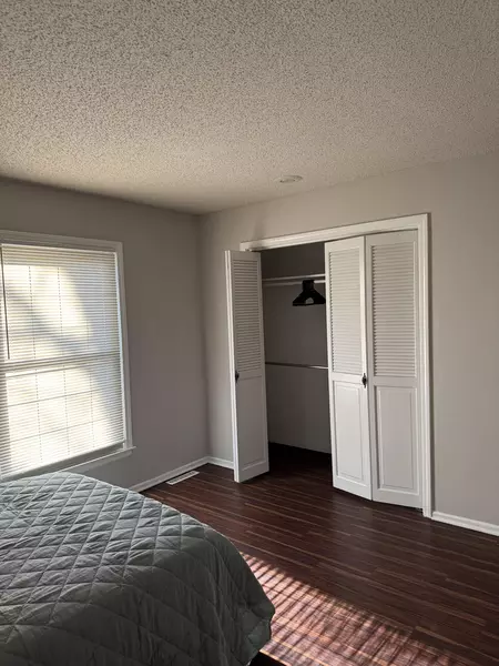 Coliving in Blue Springs - Outer KCMO, Kansas City