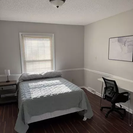 Coliving in Blue Springs - Outer KCMO, Kansas City