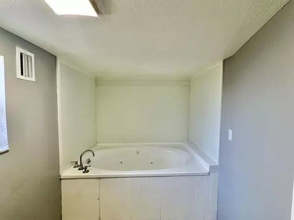 Coliving in Lealman - Clearwater-St. Petersburg, Tampa